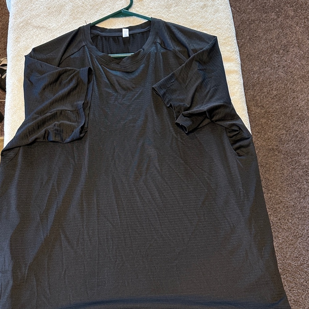 X Logo black top